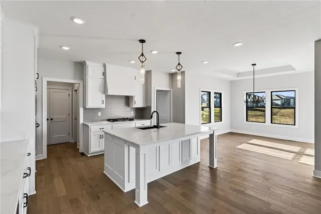 $747,467 | 7616 North Booth Avenue, Kansas City, MO 64158