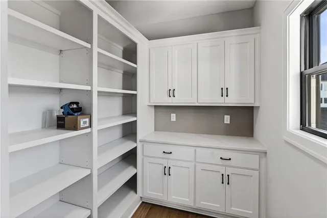 $747,467 | 7616 North Booth Avenue, Kansas City, MO 64158