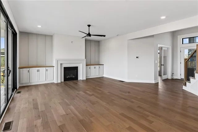 $747,467 | 7616 North Booth Avenue, Kansas City, MO 64158