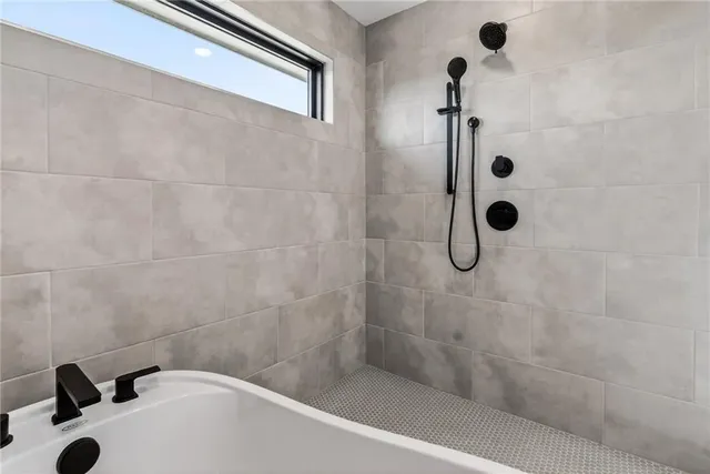 $747,467 | 7616 North Booth Avenue, Kansas City, MO 64158