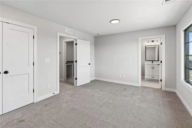 $747,467 | 7616 North Booth Avenue, Kansas City, MO 64158