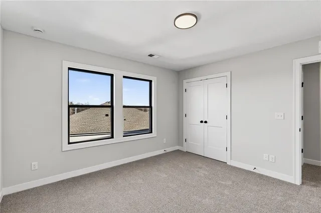 $747,467 | 7616 North Booth Avenue, Kansas City, MO 64158