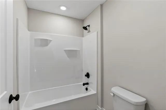 $747,467 | 7616 North Booth Avenue, Kansas City, MO 64158