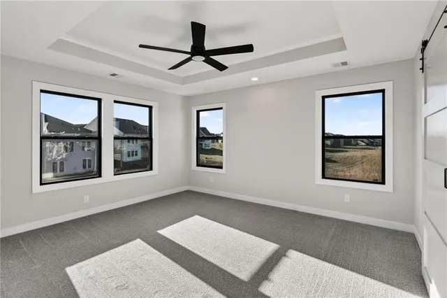 $747,467 | 7616 North Booth Avenue, Kansas City, MO 64158