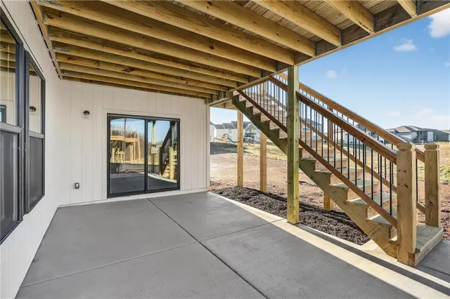 $747,467 | 7616 North Booth Avenue, Kansas City, MO 64158