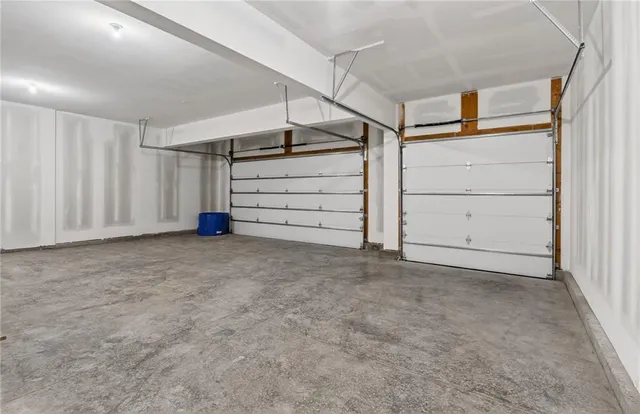 $747,467 | 7616 North Booth Avenue, Kansas City, MO 64158