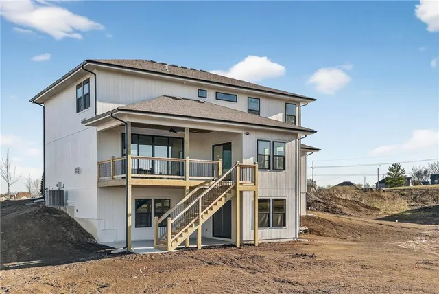 $747,467 | 7616 North Booth Avenue, Kansas City, MO 64158