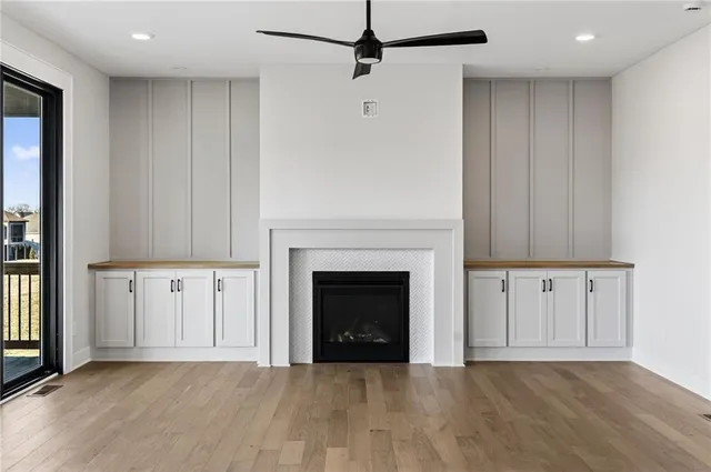 $747,467 | 7616 North Booth Avenue, Kansas City, MO 64158