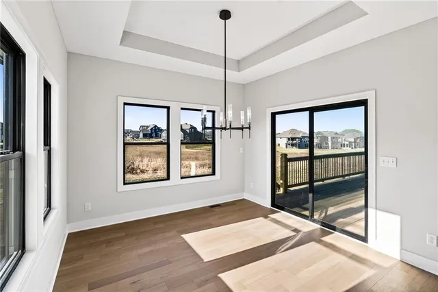 $747,467 | 7616 North Booth Avenue, Kansas City, MO 64158