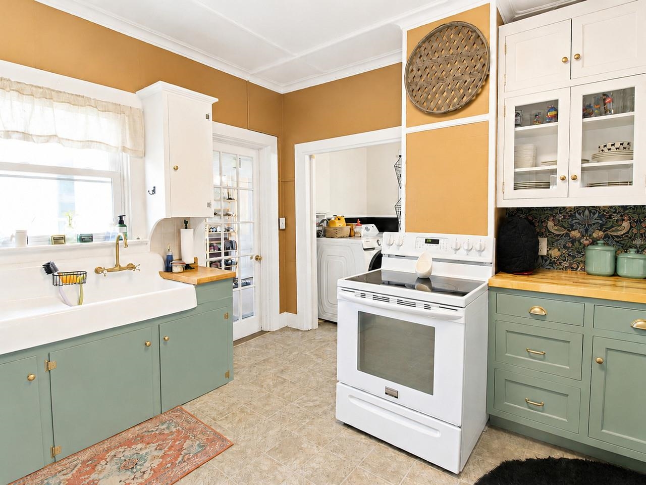 28 Diamond Street St. Albans, VT 05478 - Photo 6 of 40