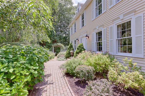 1 Dicarlo Road Hopkinton, MA 01748 - Photo 4 of 30 Gallery Image 4