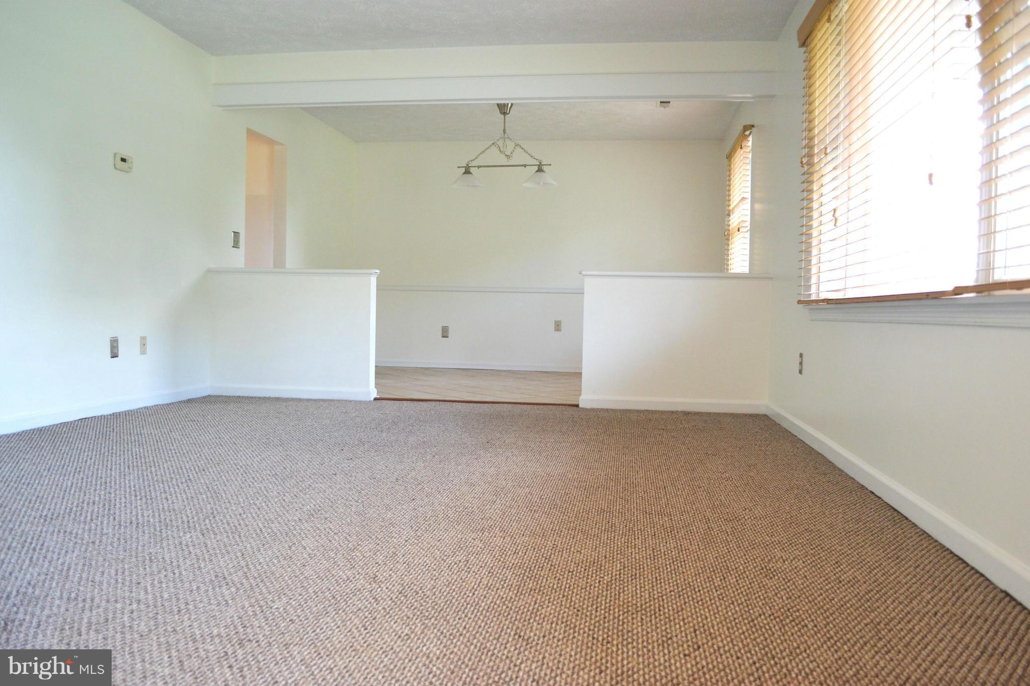 13737 Inlet Road Culpeper, VA 22701 - Photo 4 of 23 Living Room