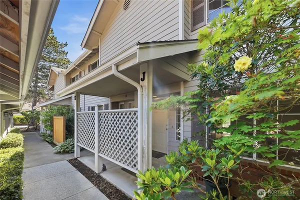 $415,000 | 19620 80th Avenue West, Unit J, Edmonds, WA 98026