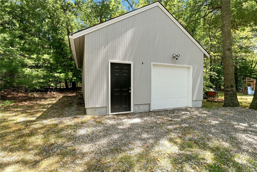 768 Weaver Hill Road Coventry, RI 02816 - Photo 7 of 37