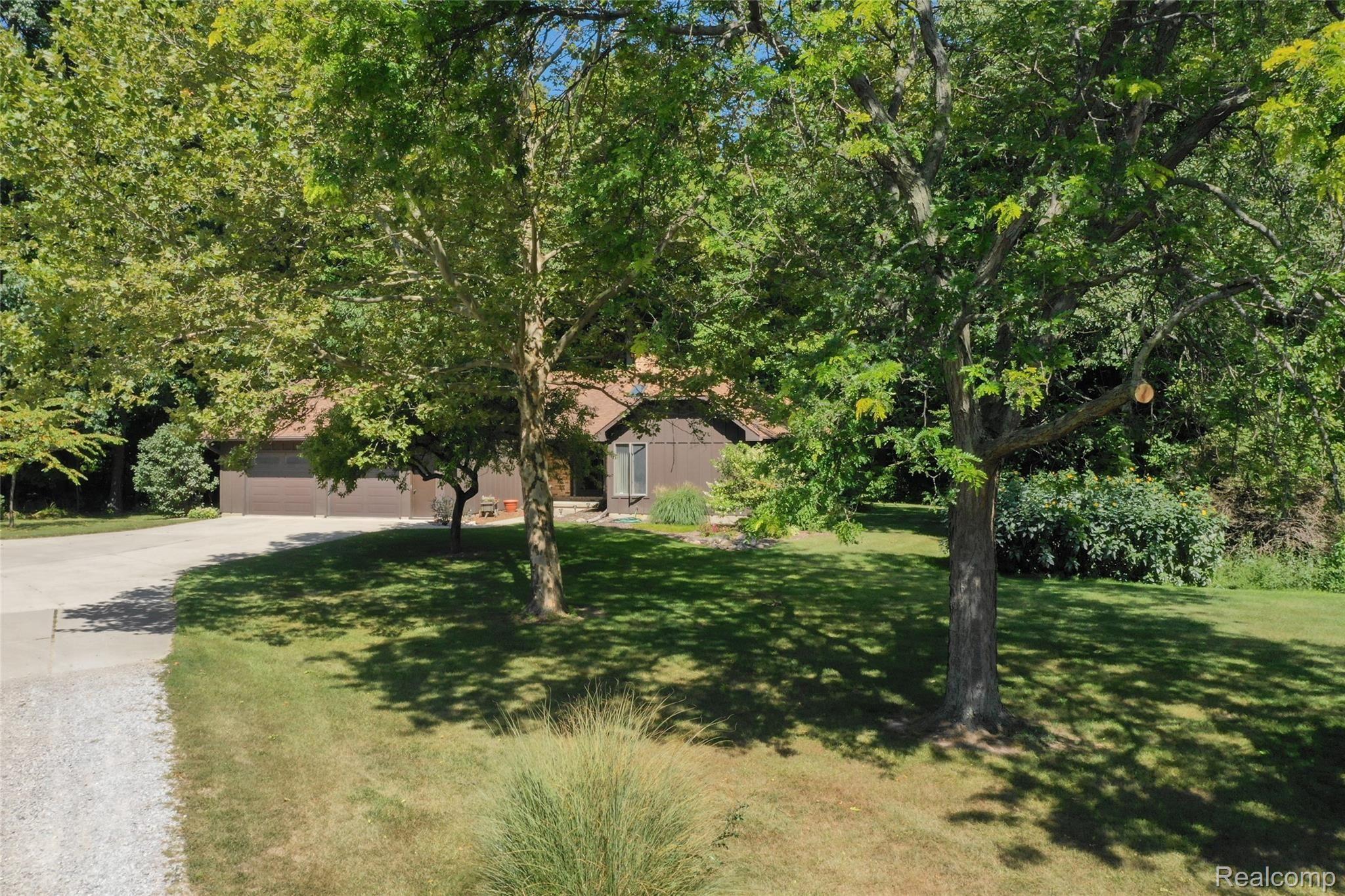 10443 Hill Road Goodrich, MI 48438 - Photo 79 of 85 drone-12.JPG