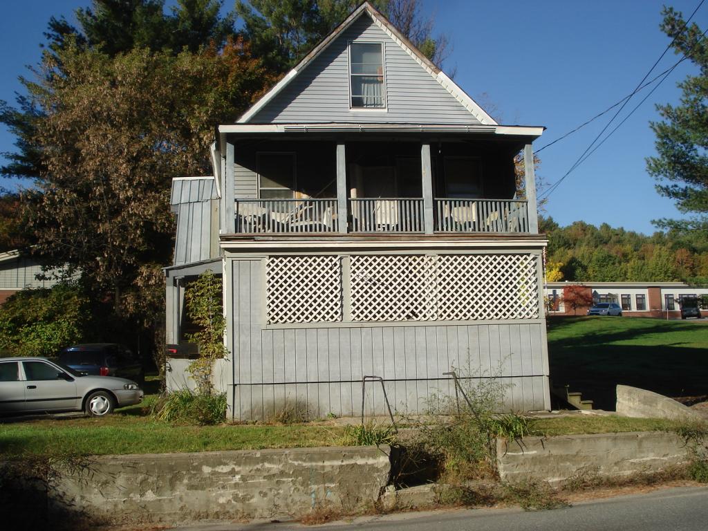47 Union Street Springfield, VT 05156 - Photo 2 of 5