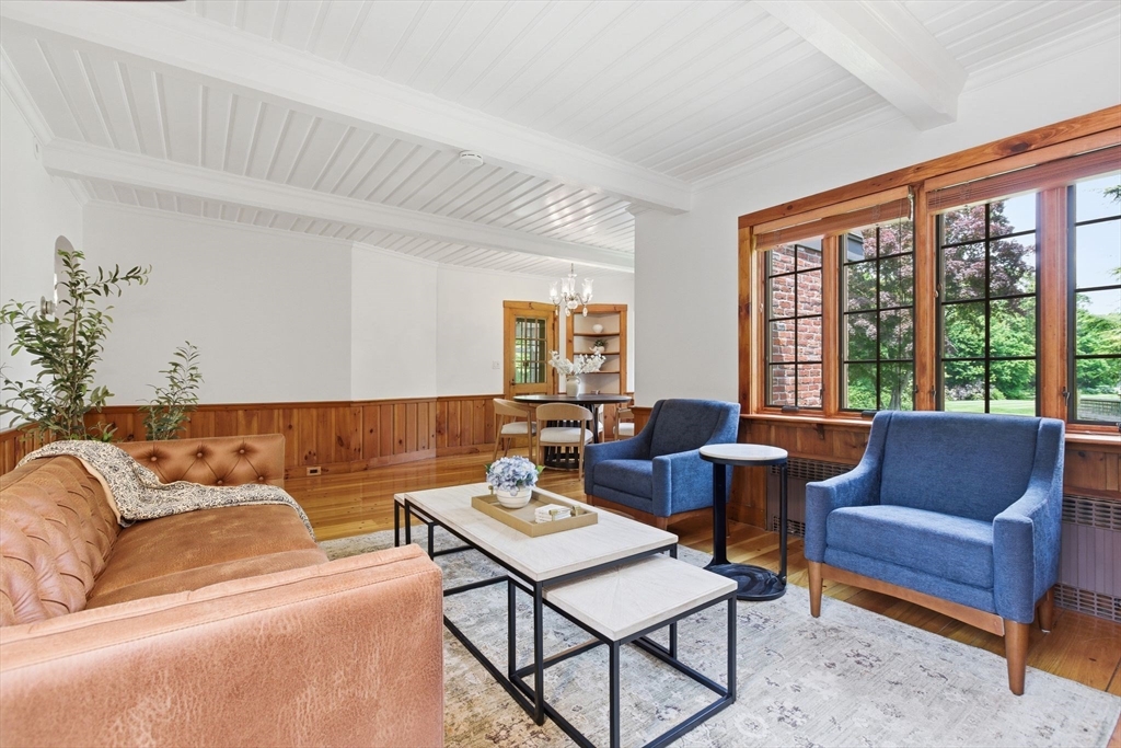 127 Larchmont Road Melrose, MA 02176 - Photo 5 of 42