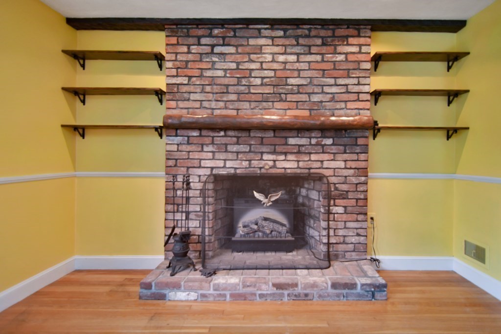 10 Marr Road Saugus, MA 01906 - Photo 9 of 42 Gallery Image 9