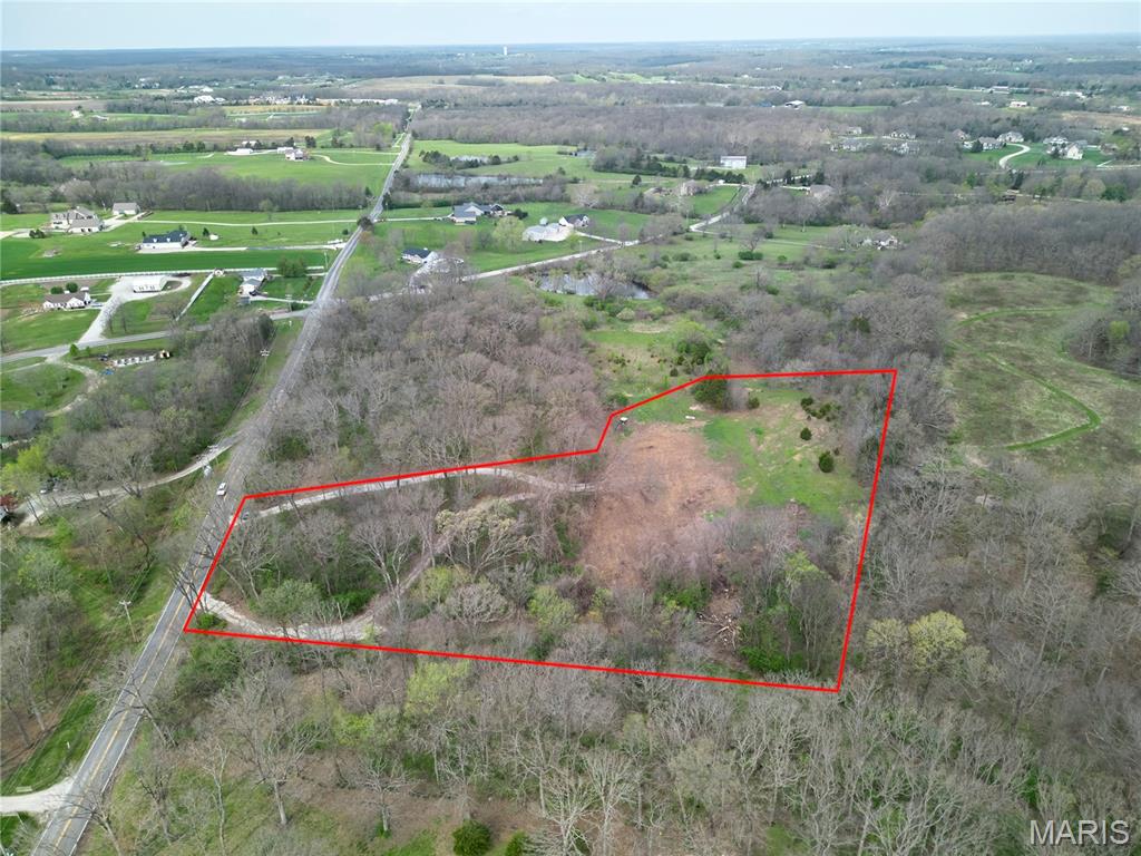 3883 Benne Road Defiance, MO 63341 - Photo 2 of 13