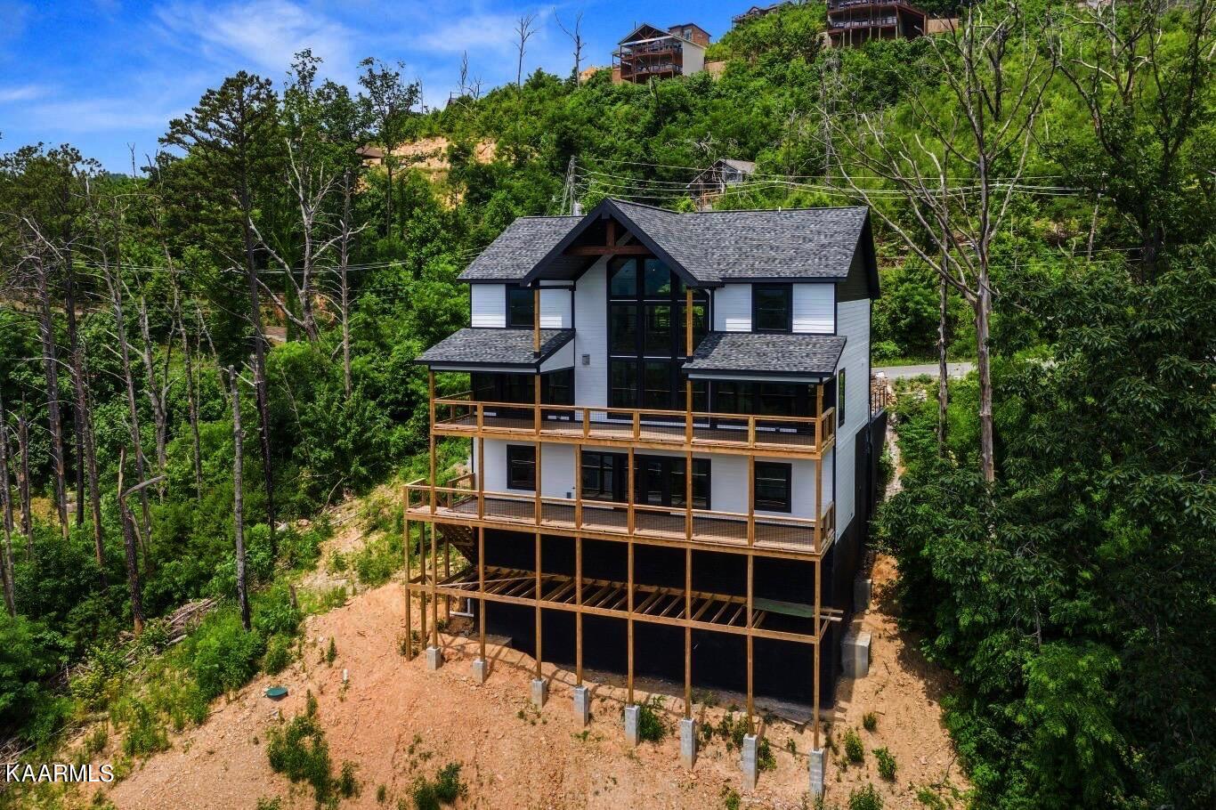 743 Cliff Branch Road Gatlinburg, TN 37738 - Photo 2 of 50 IMG_5329