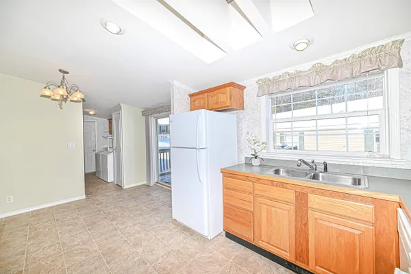 $325,000 | 66 Sunset Way, Manchester, NH 03104