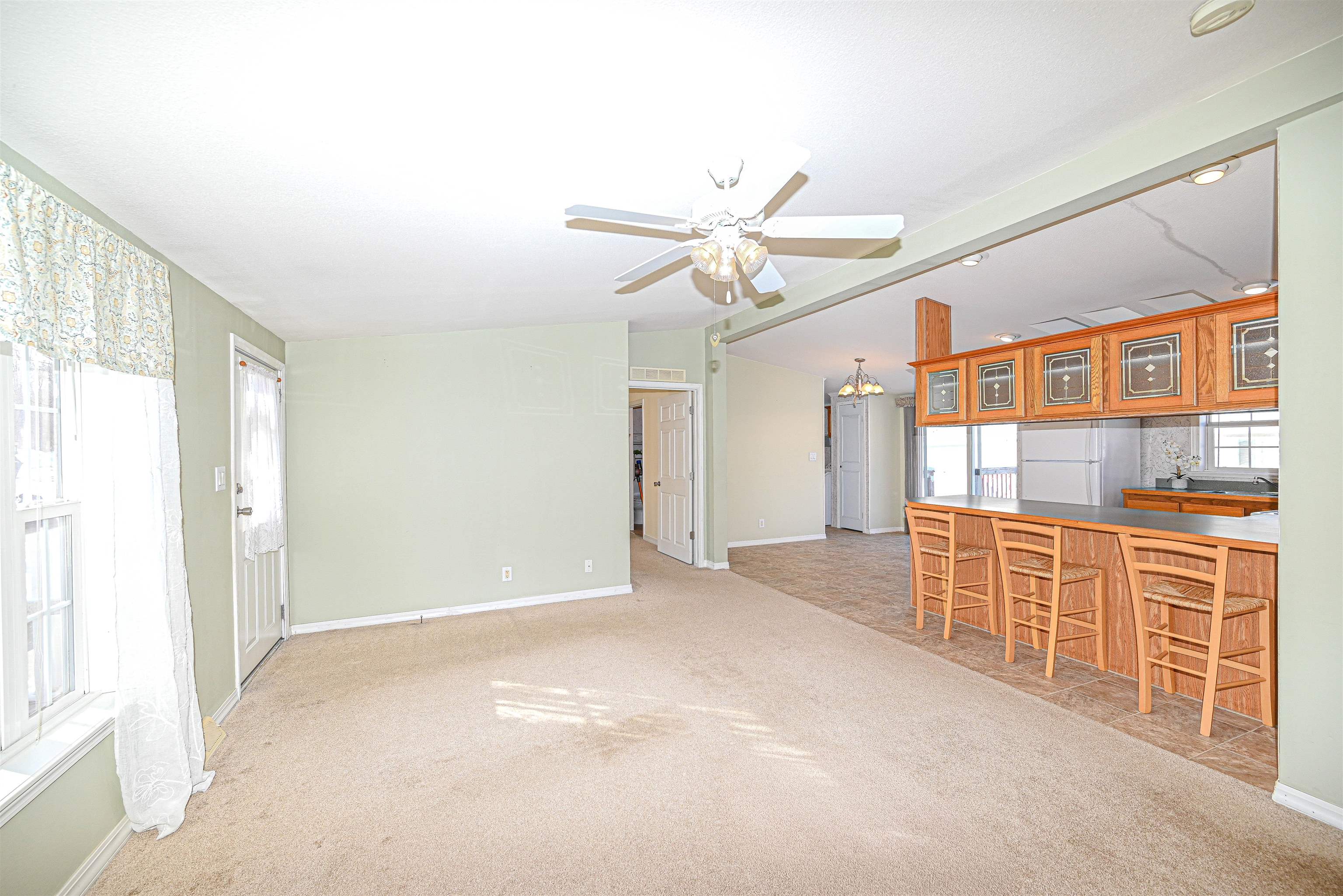 66 Sunset Way Manchester, NH 03104 - Photo 15 of 36