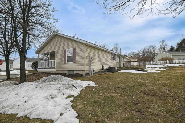 $325,000 | 66 Sunset Way, Manchester, NH 03104