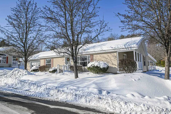 $325,000 | 66 Sunset Way, Manchester, NH 03104