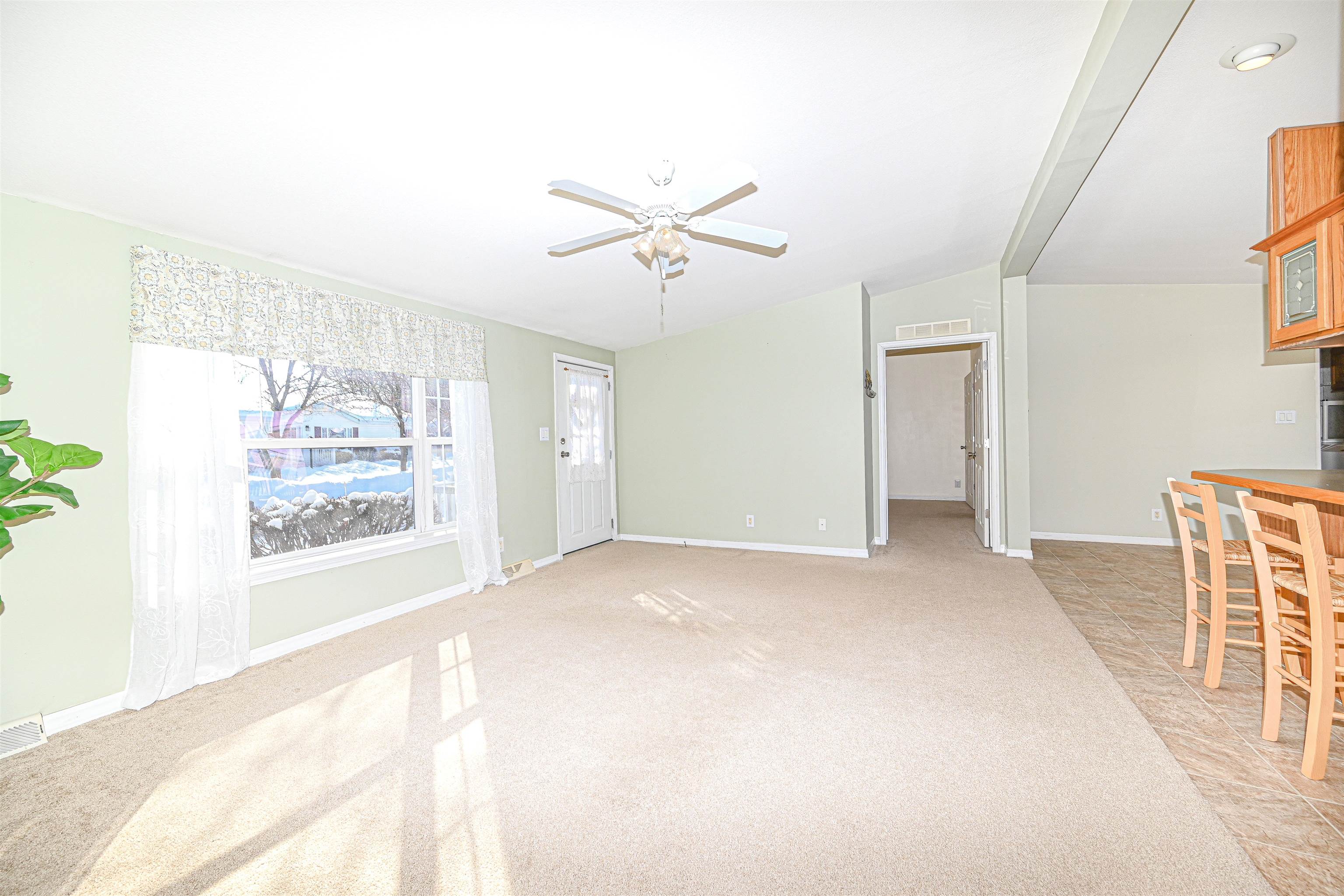 66 Sunset Way Manchester, NH 03104 - Photo 6 of 36