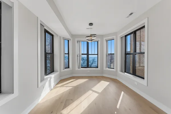 $5,000 | 7516 North Eastlake Terrace, Unit 1, Chicago, IL 60626