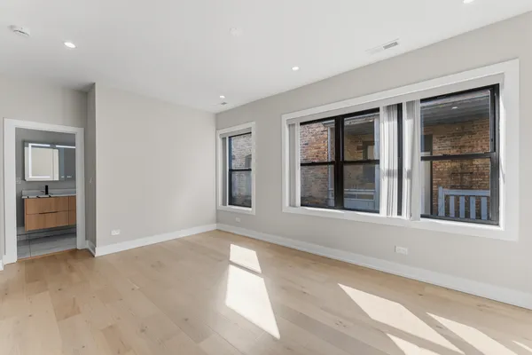 $5,000 | 7516 North Eastlake Terrace, Unit 1, Chicago, IL 60626