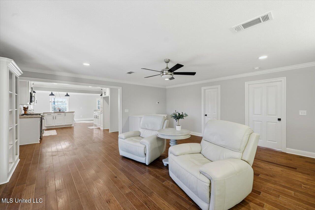 518 Walters Road Pelahatchie, MS 39145 - Photo 27 of 51 27-518 Walters Rd _ Home Tours MS