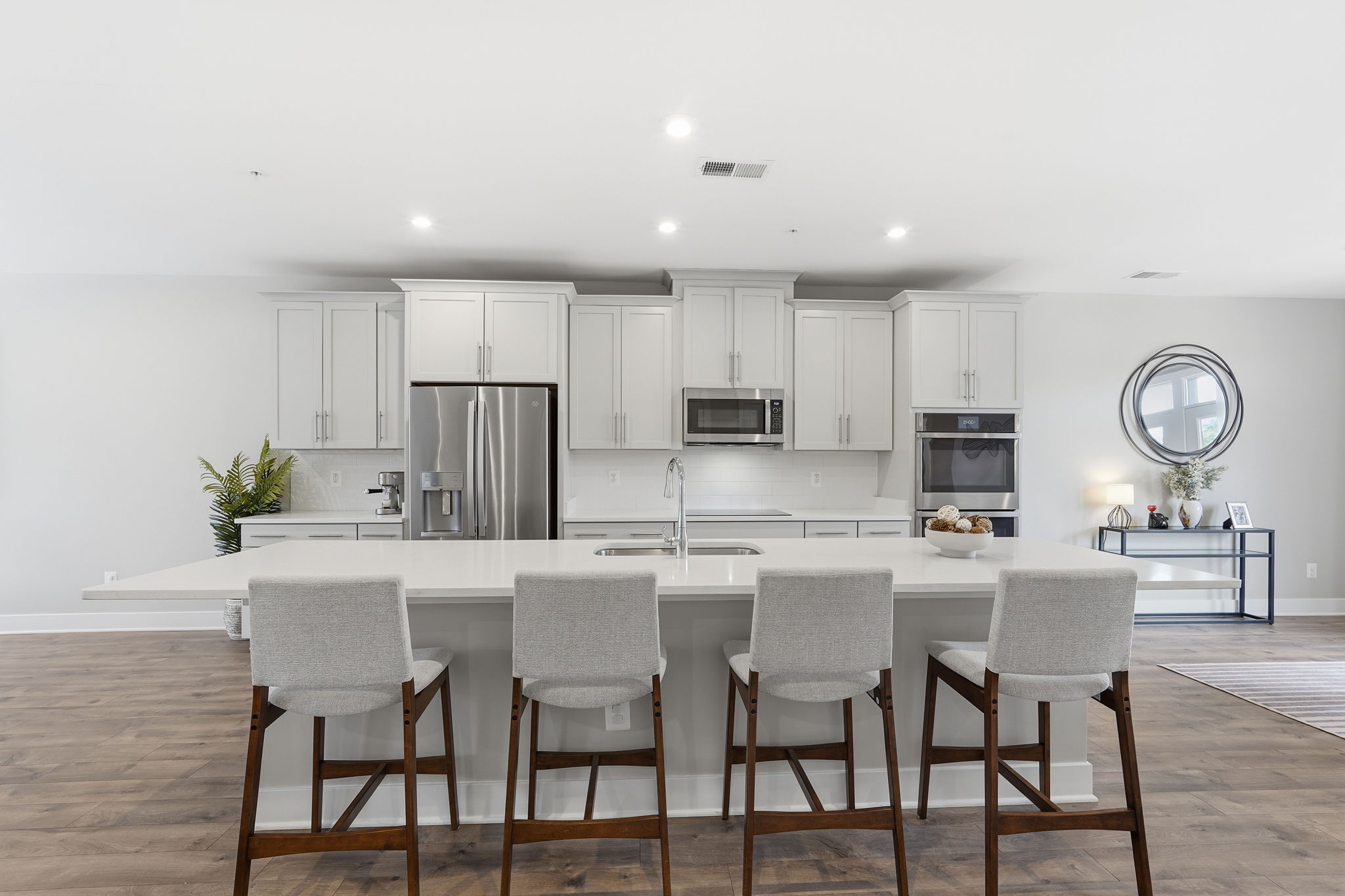 1702 Bandit Loop, Unit 19B Reston, VA 20190 - Photo 3 of 31 Beautiful kitchen.