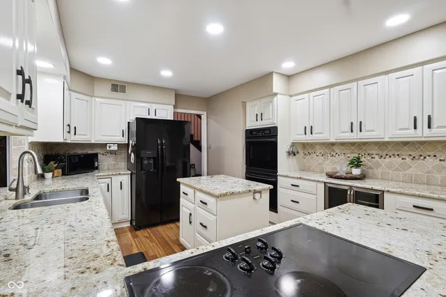 $899,000 | 118 White Horse Lane, Fishers, IN 46038