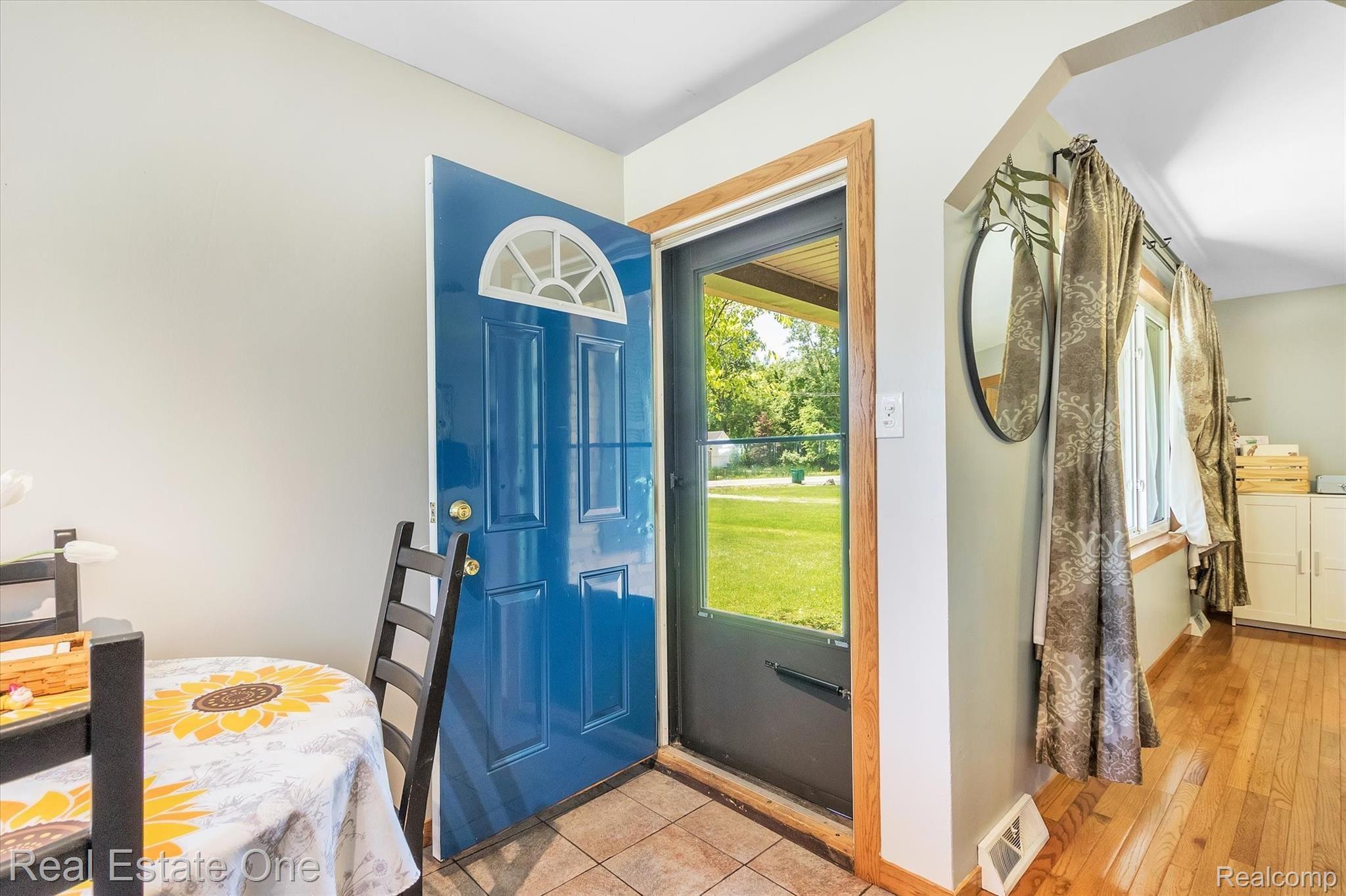 26110 King Road Romulus, MI 48174 - Photo 6 of 52 06-26110-King-Rd-WindowStill-Real-Estate-Photography-6.jpg