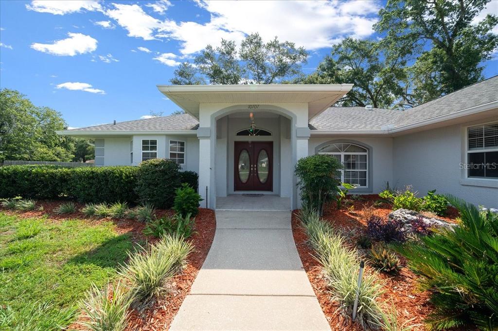 10707 Southwest 74th Avenue Ocala, FL 34476 - Photo 2 of 40