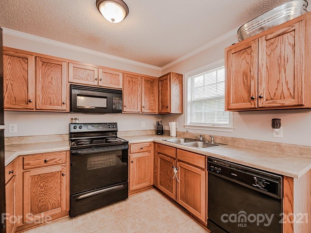 2448 Southbend Road Clover, SC 29710 - Photo 9 of 25 Gallery Image 9