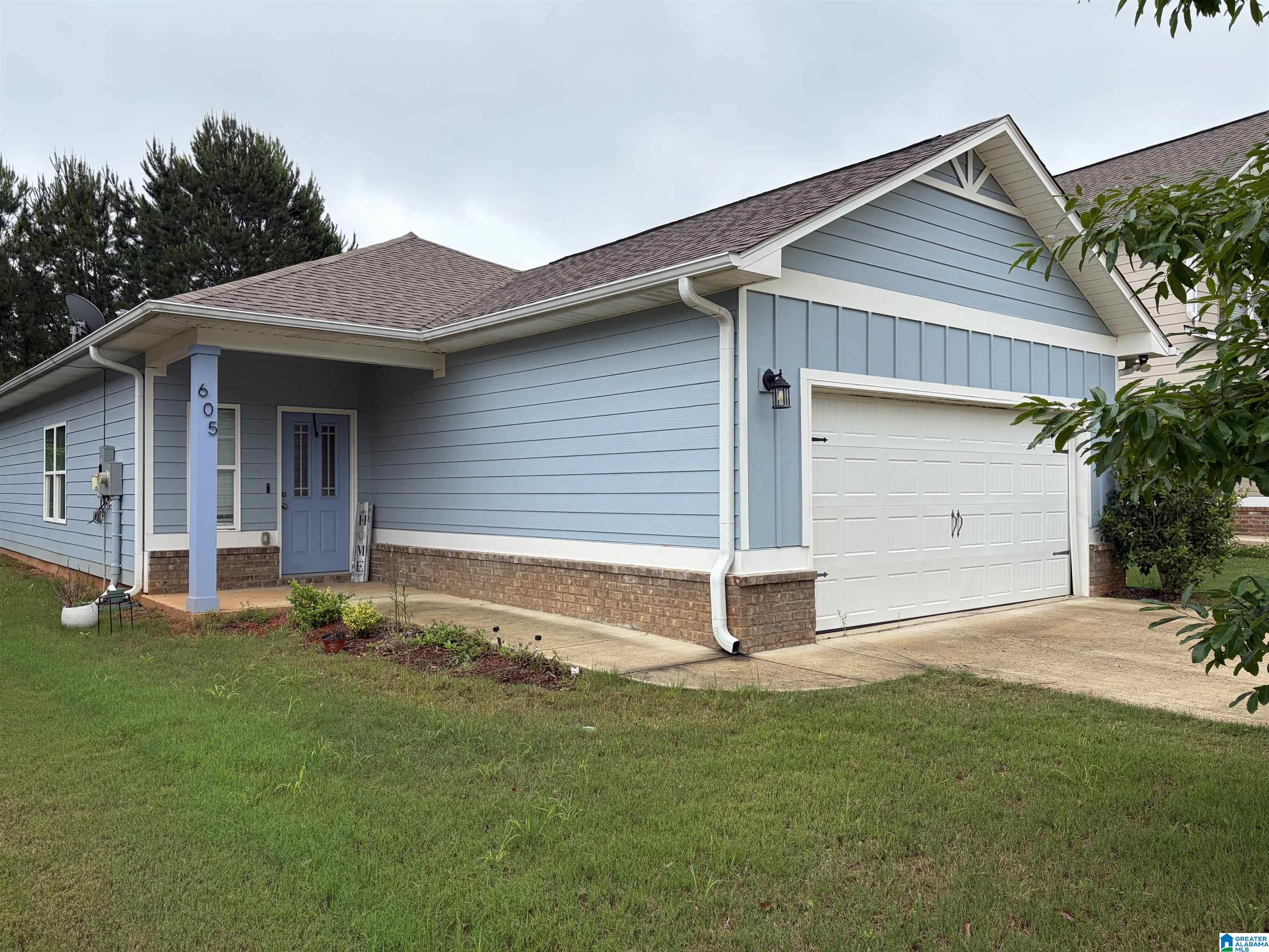 605 Briar Ridge Circle Odenville, AL 35120 - Photo 1 of 12