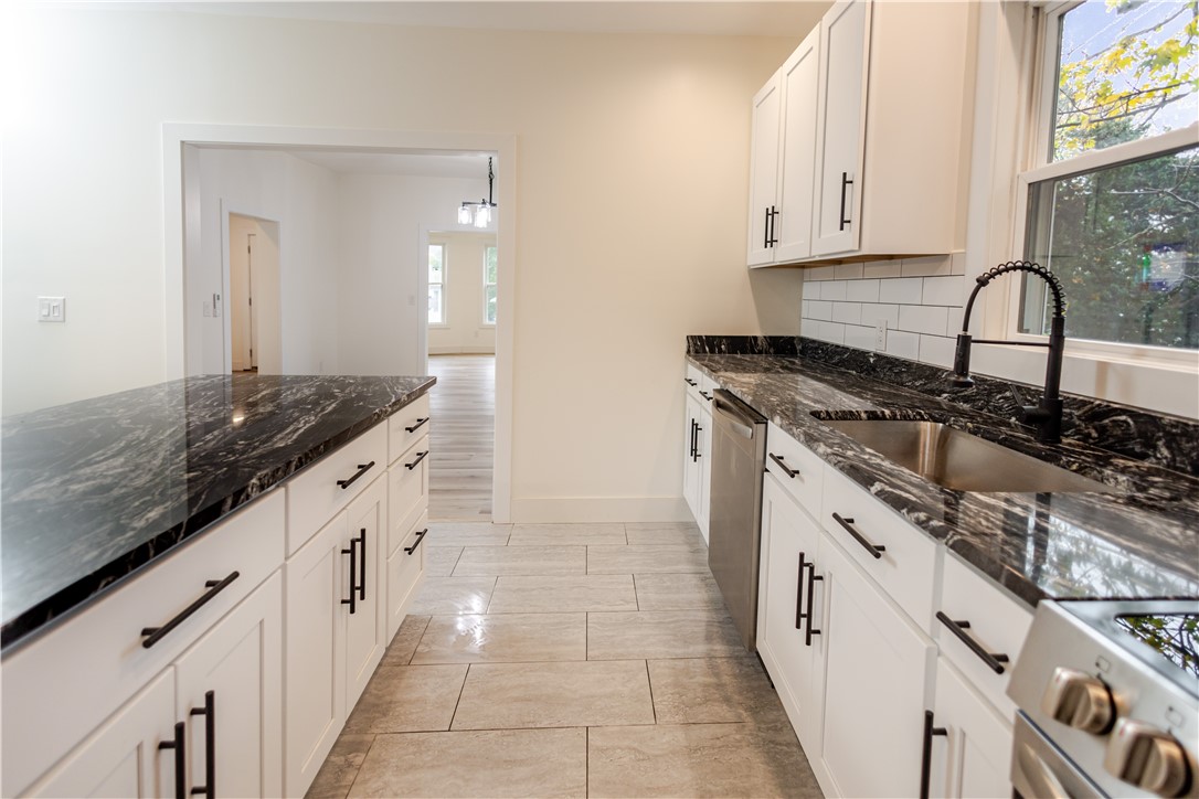 7 Florence Street Putnam, CT 06260 - Photo 5 of 40