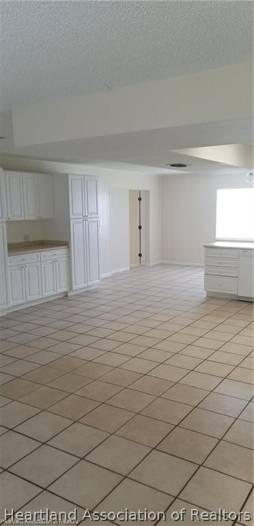 4203 Viscaya Street Sebring, FL 33872 - Photo 5 of 21 a view of an empty room and window