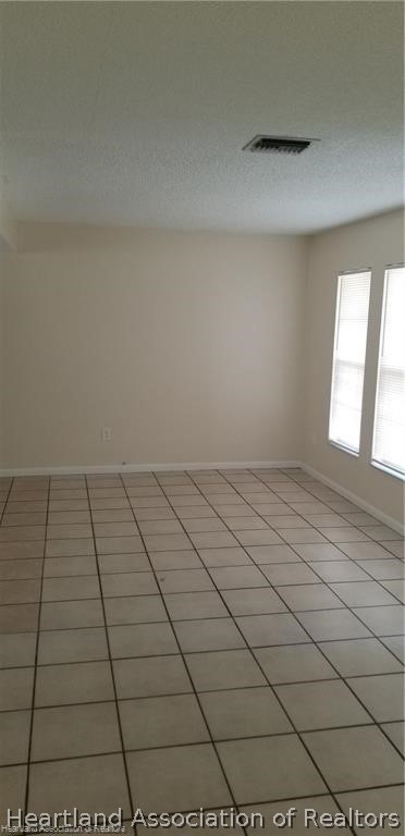 4203 Viscaya Street Sebring, FL 33872 - Photo 6 of 21 a view of an empty room and window