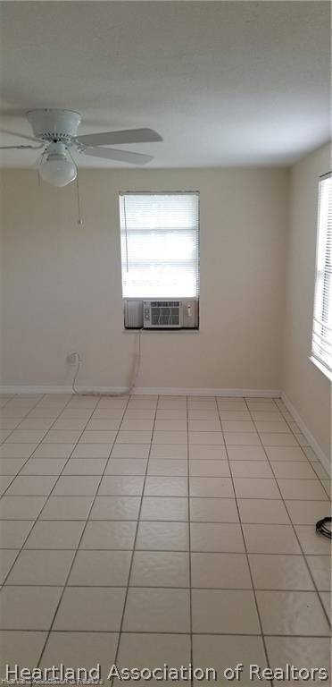 4203 Viscaya Street Sebring, FL 33872 - Photo 7 of 21 a view of an empty room and window