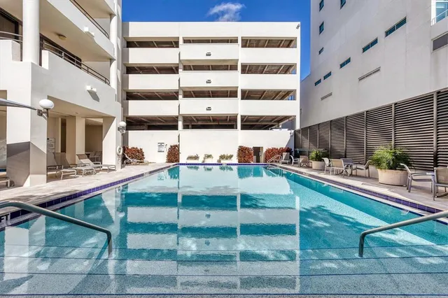 $4,250,000 | 1255 North Gulfstream Avenue, Unit 1501, Sarasota, FL 34236