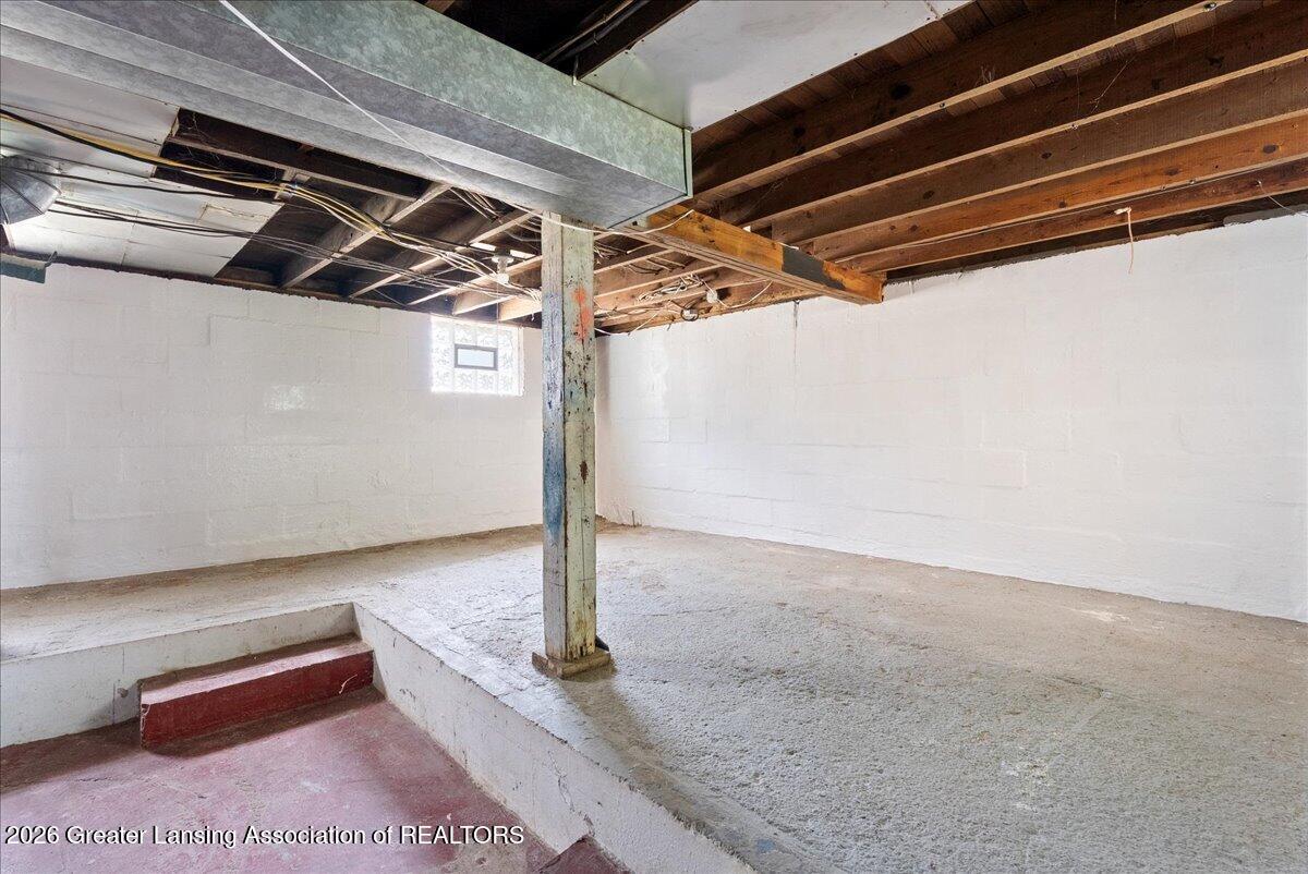 6041 Hilliard Road Lansing, MI 48911 - Photo 20 of 26 32-Media Jett - 34