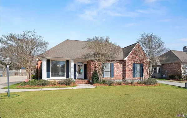 $315,000 | 17361 Lake Azalea Drive, Baton Rouge, LA 70817