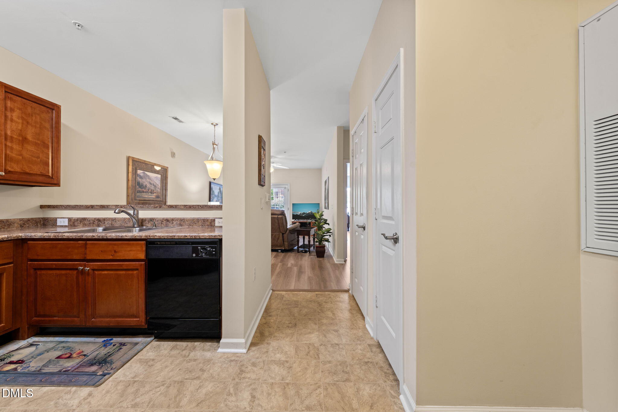 2610 Oldgate Drive, Unit 108 Raleigh, NC 27604 - Photo 12 of 41 Kitchen (4)