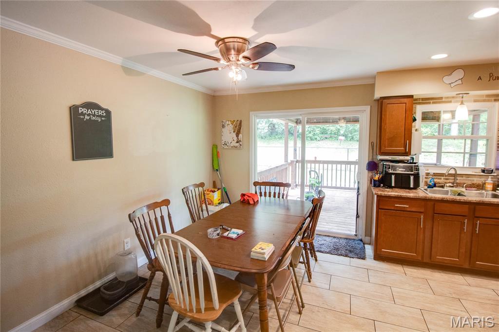 5204 Pin Oak Drive Alton, IL 62002 - Photo 11 of 45