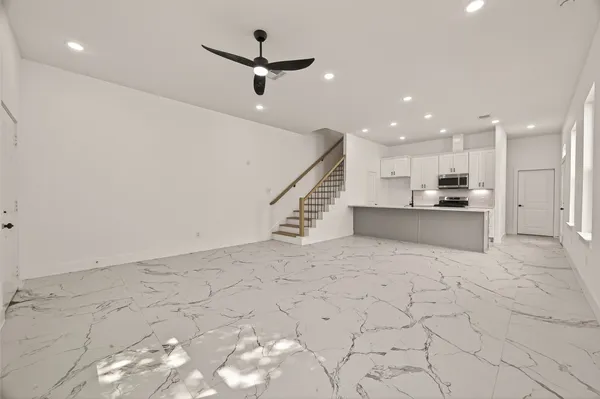 $2,000 | 9332 Waller Street, Houston, TX 77012