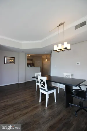 $2,600 | 1641 International Drive, Unit 104, McLean, VA 22102