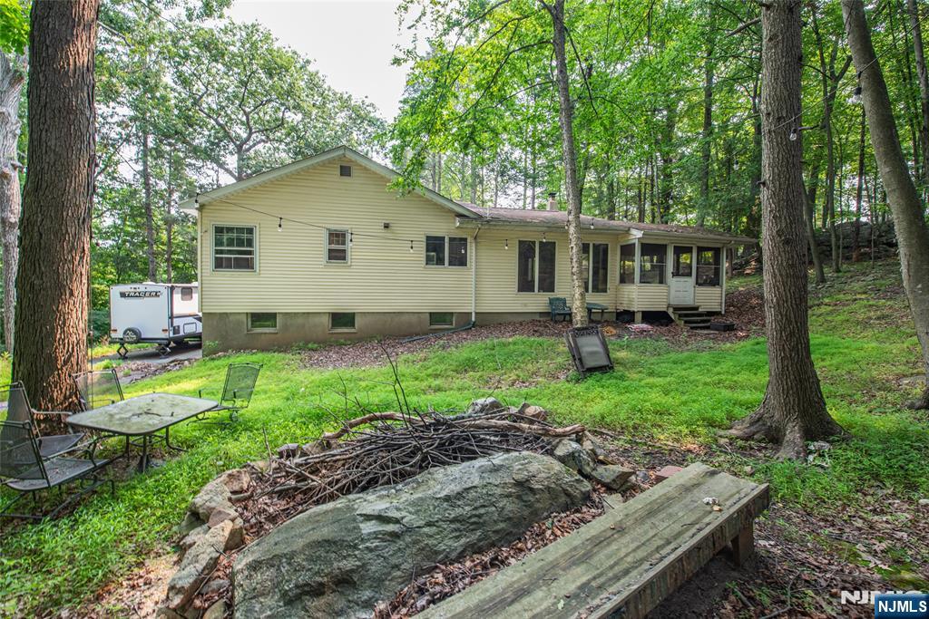 197 Snake Den Road Wanaque, NJ 07465 - Photo 17 of 18